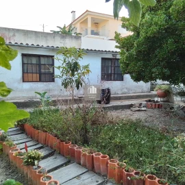 Terreno para Venda em Charneca de Caparica e Sobreda