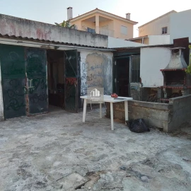 Terreno para Venda em Charneca de Caparica e Sobreda