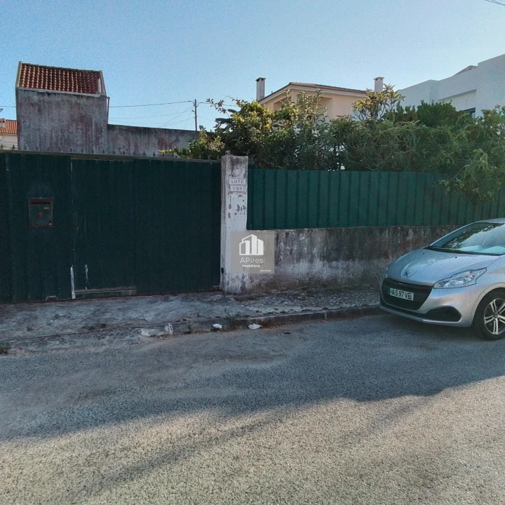 Terreno para Venda em Charneca de Caparica e Sobreda Foto 12
