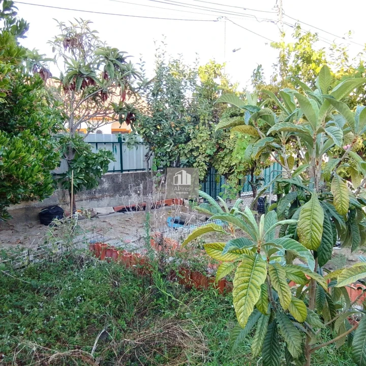 Terreno para Venda em Charneca de Caparica e Sobreda Foto 9