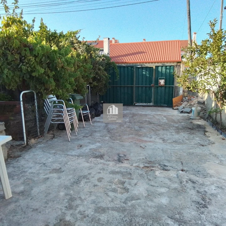 Terreno para Venda em Charneca de Caparica e Sobreda Foto 6