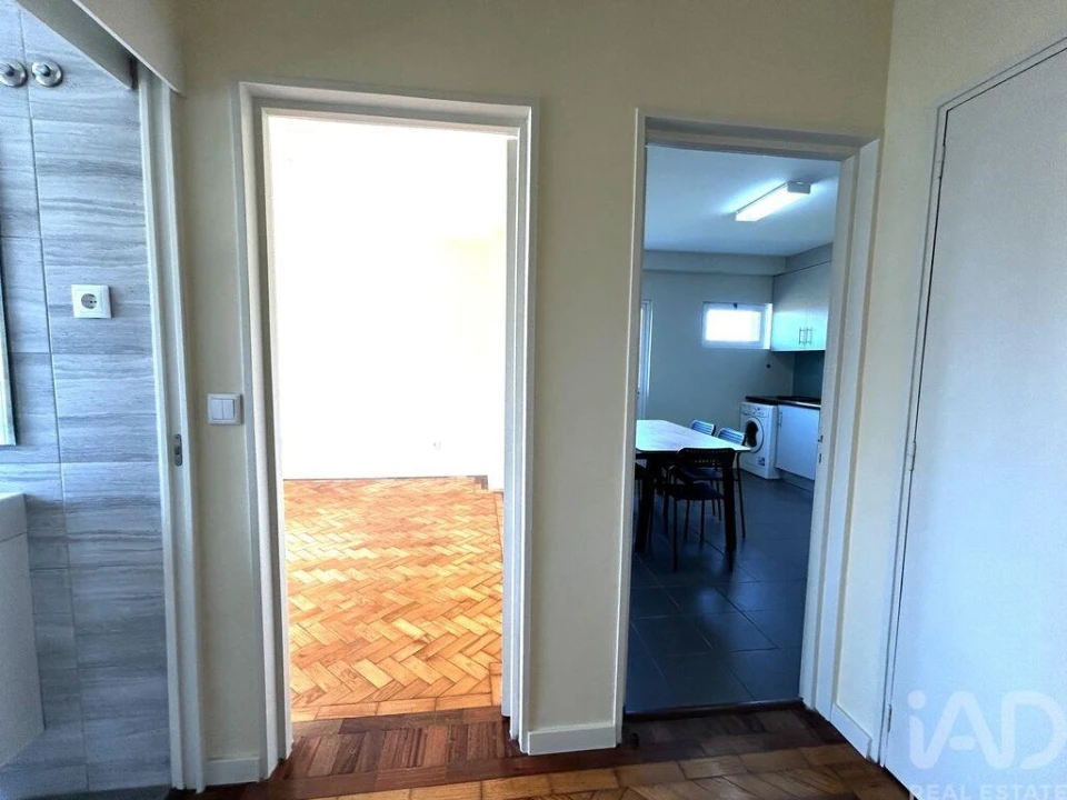 Apartamento T2 para Arrendamento em Ramalde Foto 3