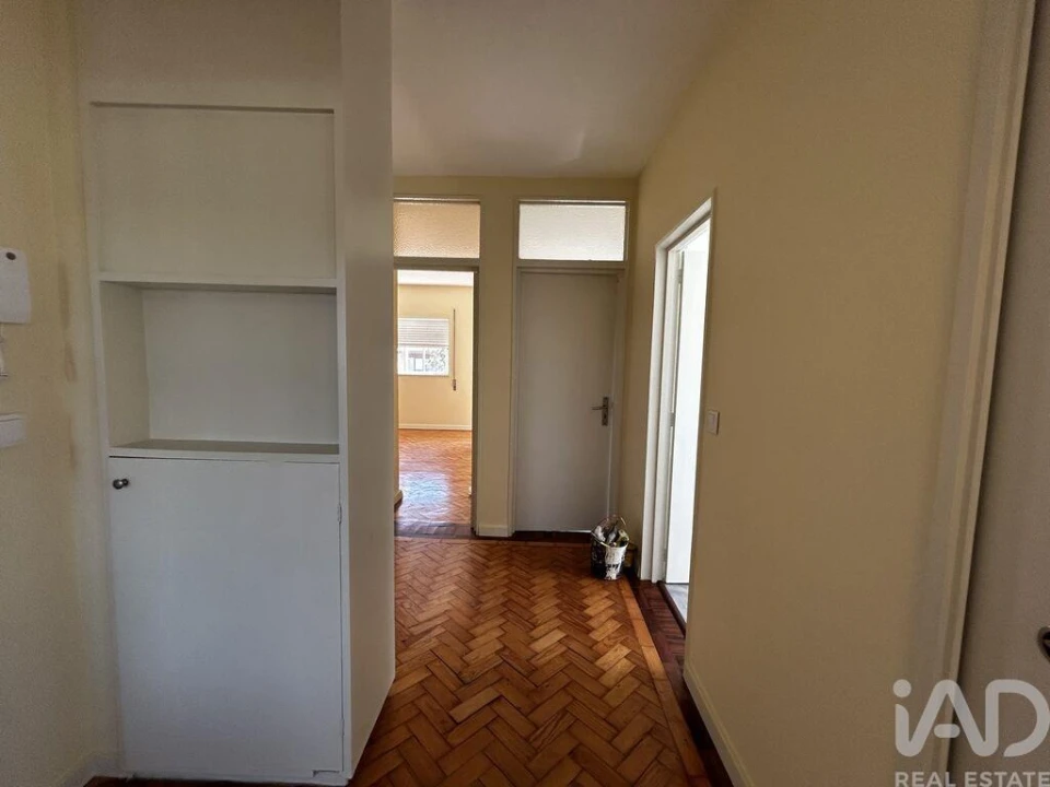 Apartamento T2 para Arrendamento em Ramalde Foto 4