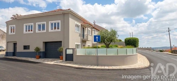 Moradia T3 para Venda em Cadaval e Pêro Moniz