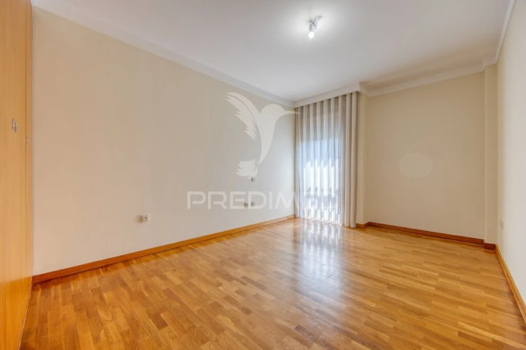 Apartamento T2 para Venda em Moreira Foto 17