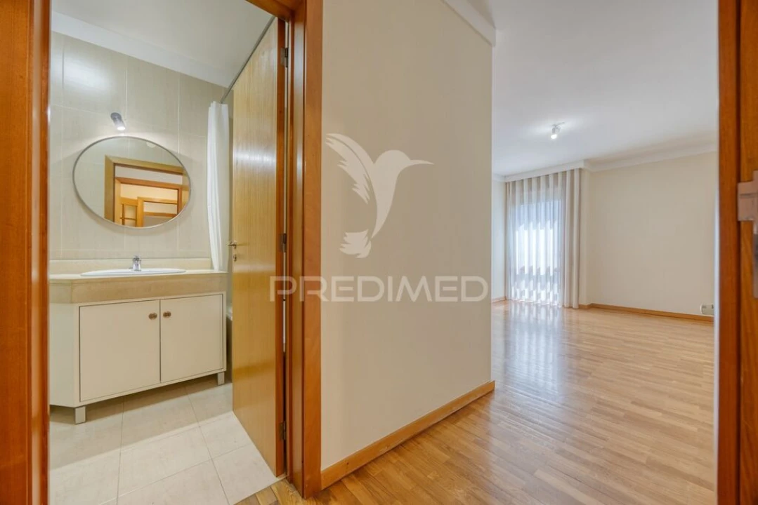 Apartamento T2 para Venda em Moreira Foto 14