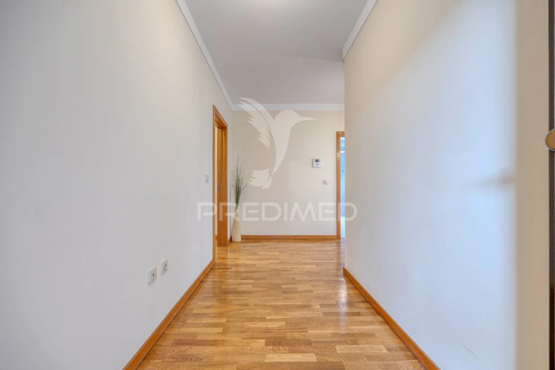 Apartamento T2 para Venda em Moreira Foto 5