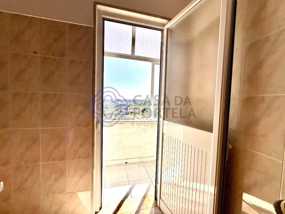 Prédio para Venda em Encosta do Sol Foto 32