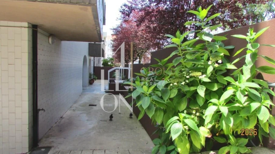 Apartamento T2 para Venda em Paranhos Foto 3