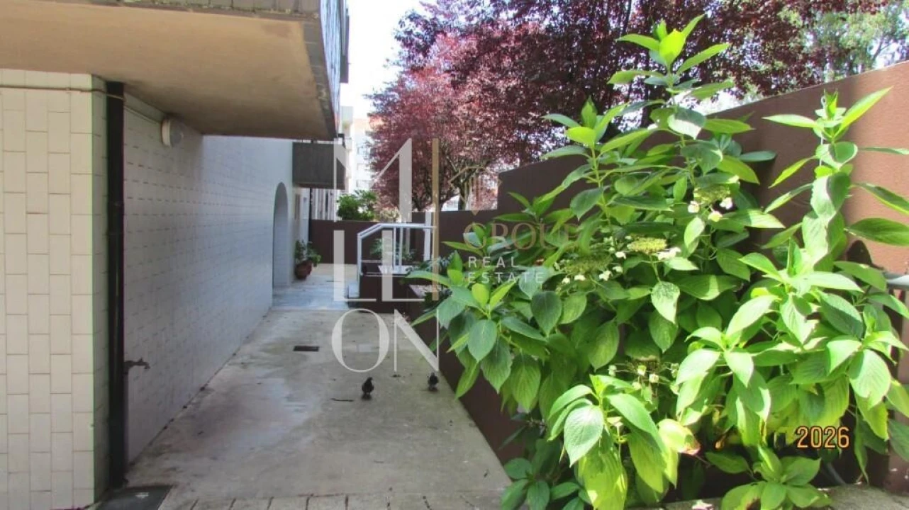 Apartamento T2 para Venda em Paranhos Foto 3
