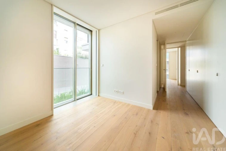 Apartamento T2 para Arrendamento em São Vicente Foto 9