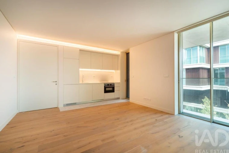 Apartamento T2 para Arrendamento em São Vicente Foto 5