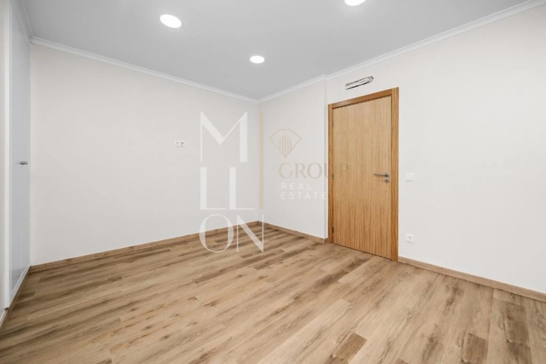 Apartamento T3 para Venda em Portimão Foto 2