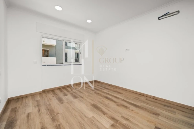 Apartamento T3 para Venda em Portimão Foto 7