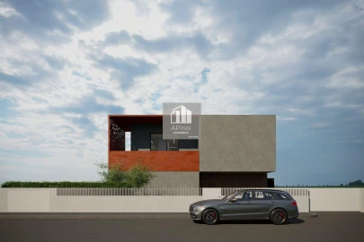Moradia T4 para Venda em Charneca de Caparica e Sobreda