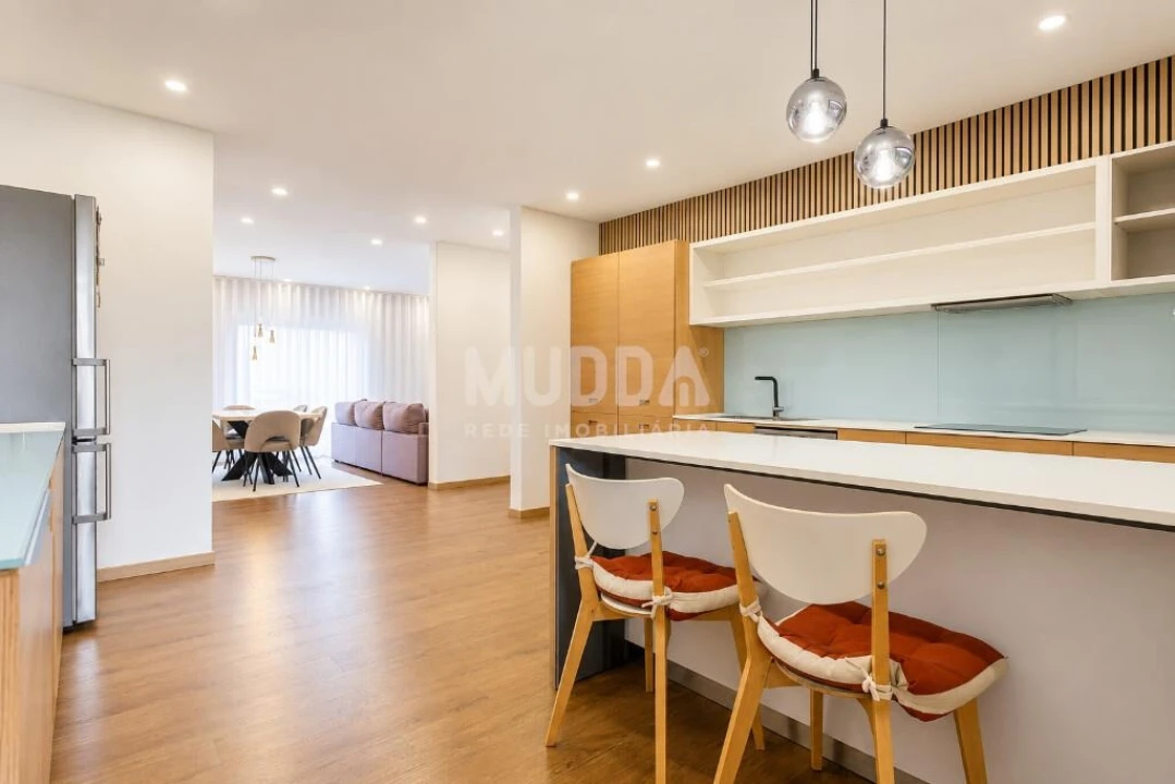 Apartamento T3 para Venda em Vila de Cucujães Foto 8