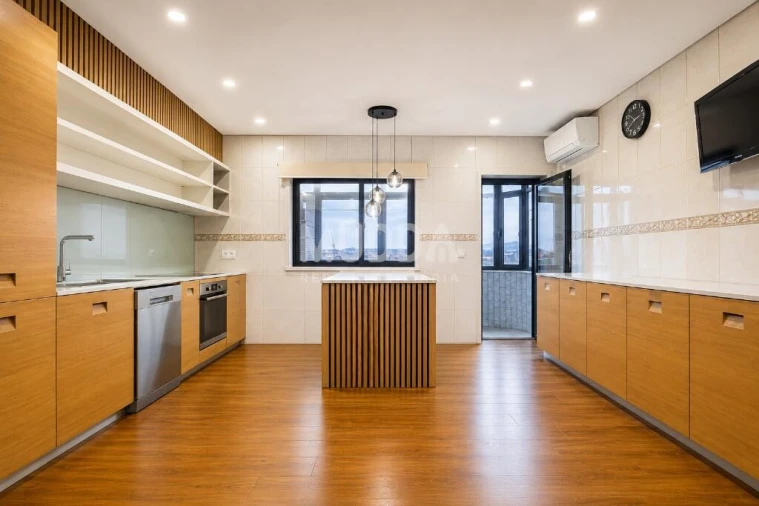Apartamento T3 para Venda em Vila de Cucujães Foto 9