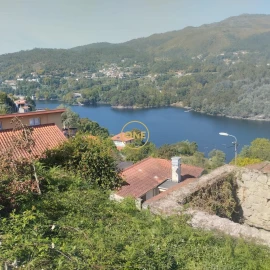 Moradia T2 para Venda em Parada do Bouro