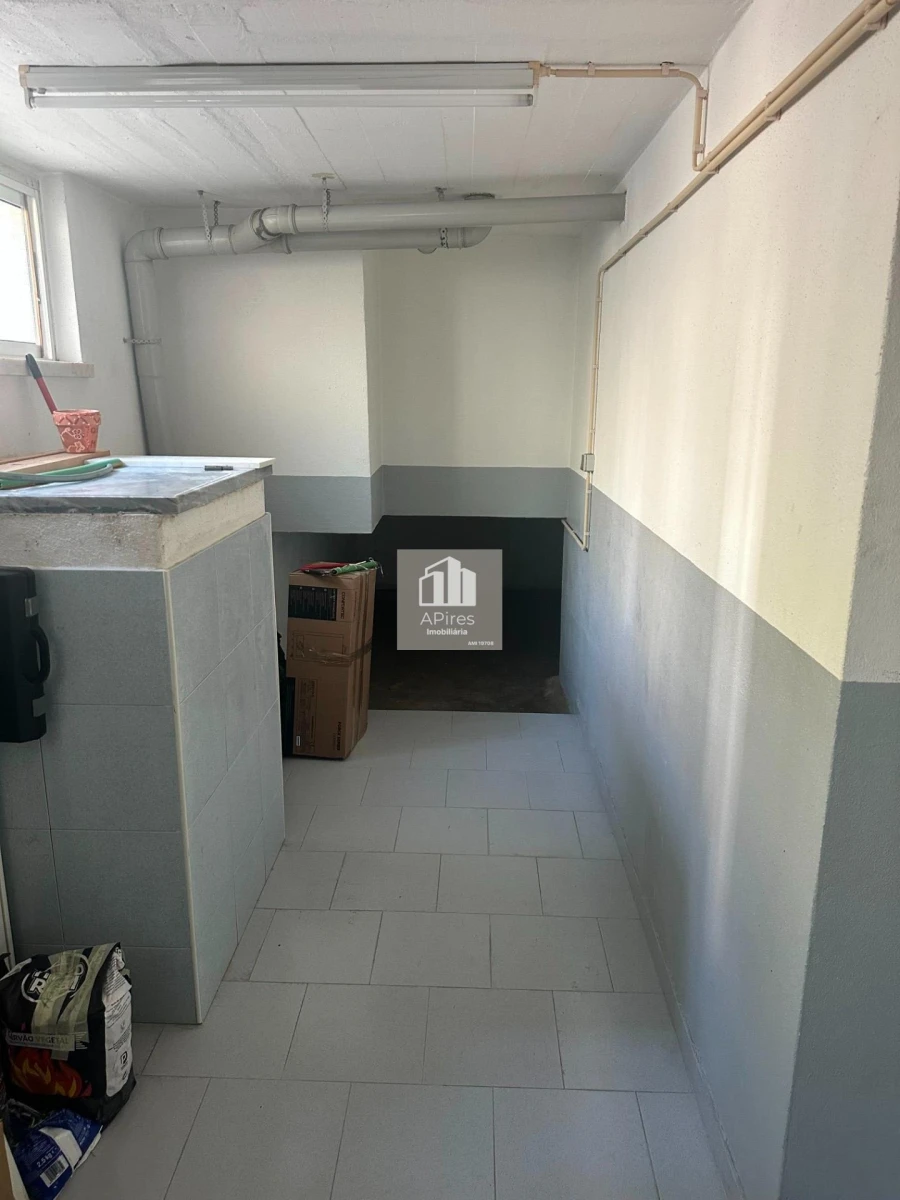 Garagem para Venda em Costa da Caparica Foto 5