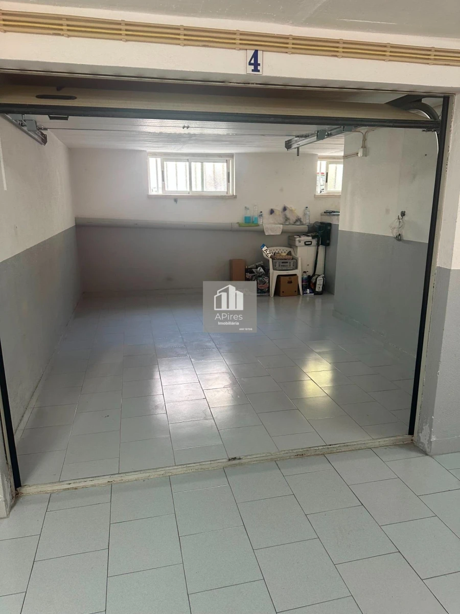 Garagem para Venda em Costa da Caparica Foto 4