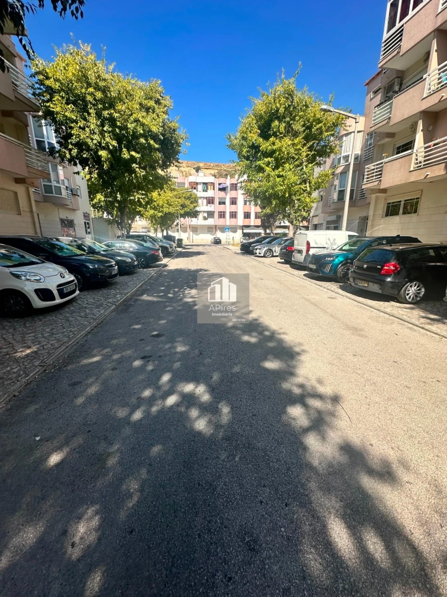 Garagem para Venda em Costa da Caparica Foto 6