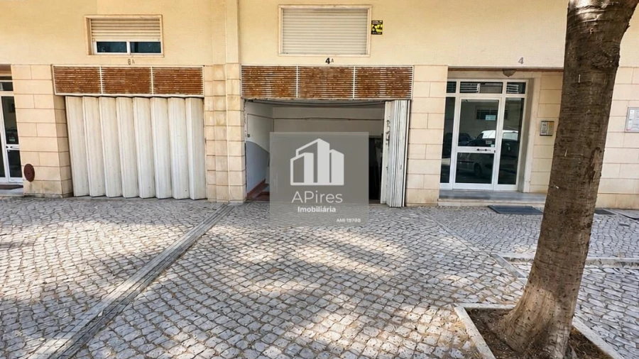 Garagem para Venda em Costa da Caparica
