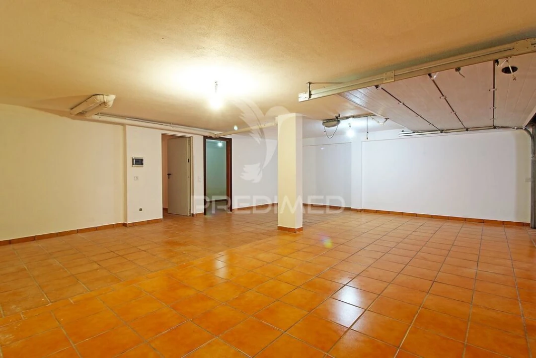 Moradia T2 para Venda em Guia Foto 18