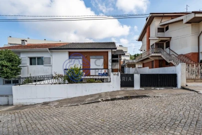 Moradia T3 para Venda em Madalena
