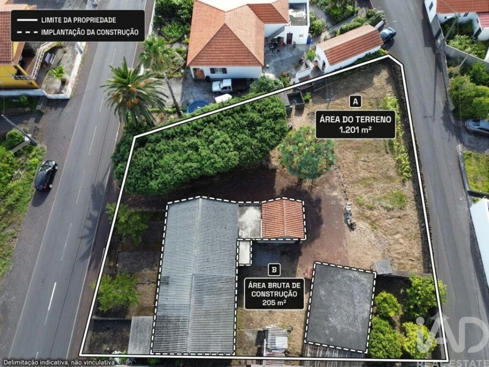 Moradia T4 para Venda em Madalena Foto 23