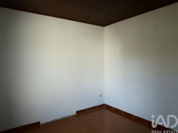 Moradia T4 para Venda em Madalena