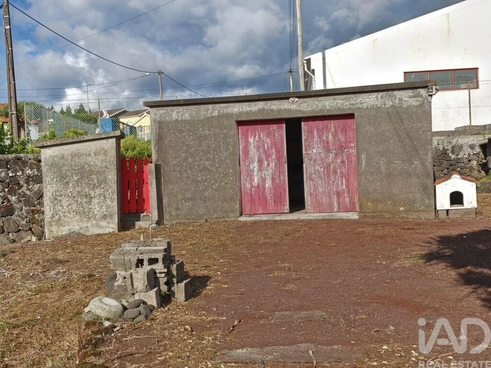 Moradia T4 para Venda em Madalena Foto 24
