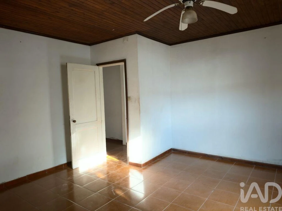 Moradia T4 para Venda em Madalena Foto 9