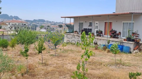 Moradia T2 para Venda em Rebordosa