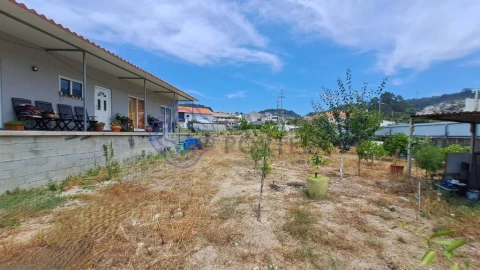 Moradia T2 para Venda em Rebordosa