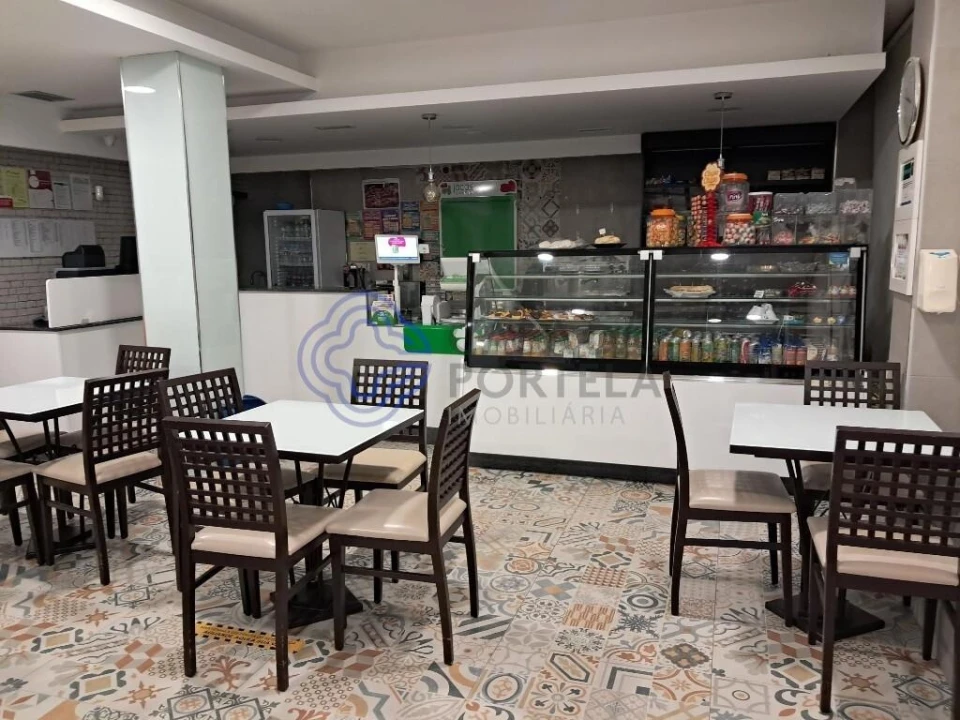 Negócio para Venda em Carvalhosa Foto 1