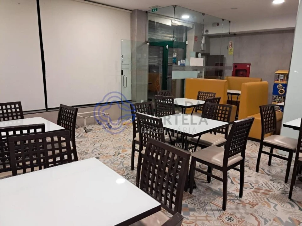 Negócio para Venda em Carvalhosa Foto 3