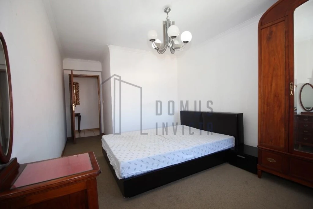 Apartamento T3 para Venda em Sé, Santa Maria e Meixedo Foto 18