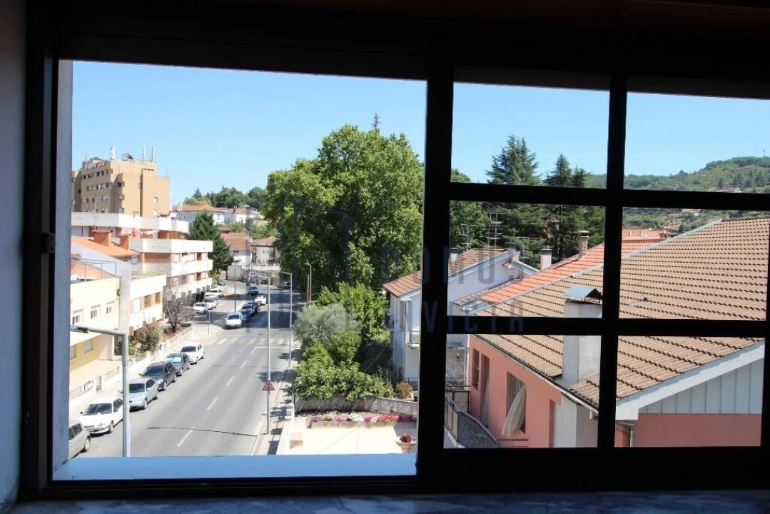 Apartamento T3 para Venda em Sé, Santa Maria e Meixedo Foto 27