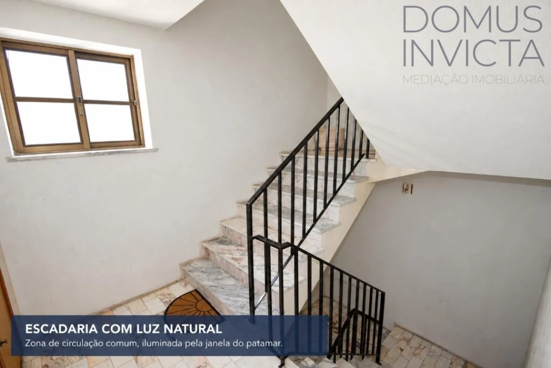 Apartamento T3 para Venda em Sé, Santa Maria e Meixedo Foto 22