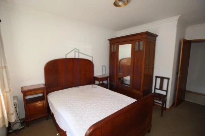 Apartamento T3 para Venda em Sé, Santa Maria e Meixedo