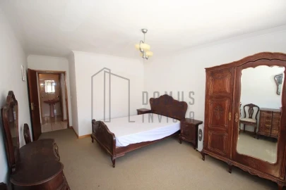 Apartamento T3 para Venda em Sé, Santa Maria e Meixedo
