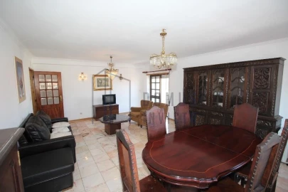 Apartamento T3 para Venda em Sé, Santa Maria e Meixedo