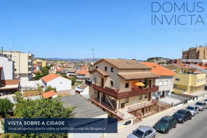 Apartamento T3 para Venda em Sé, Santa Maria e Meixedo