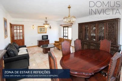Apartamento T3 para Venda em Sé, Santa Maria e Meixedo