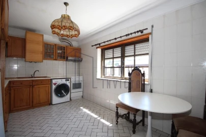Apartamento T3 para Venda em Sé, Santa Maria e Meixedo