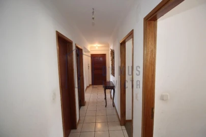 Apartamento T3 para Venda em Sé, Santa Maria e Meixedo