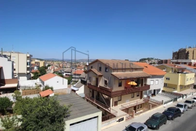 Apartamento T3 para Venda em Sé, Santa Maria e Meixedo