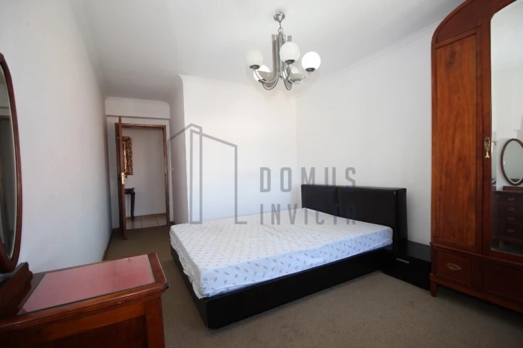 Apartamento T3 para Venda em Sé, Santa Maria e Meixedo Foto 18