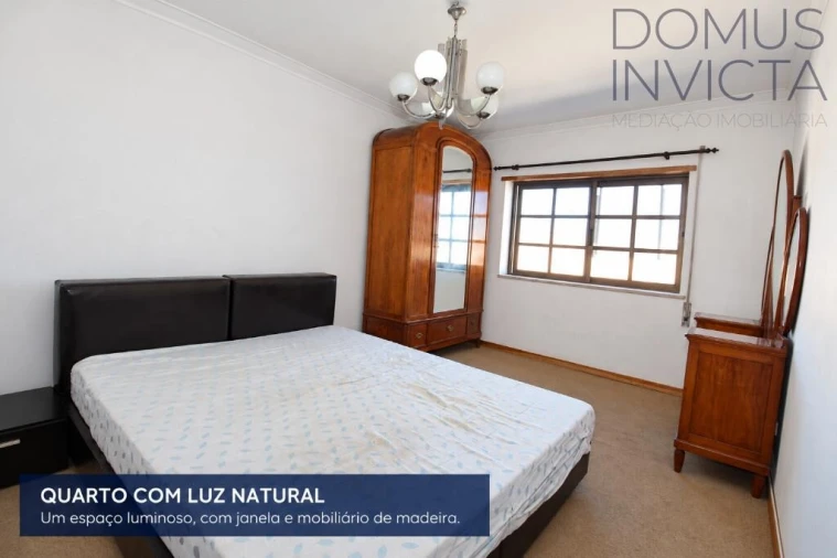 Apartamento T3 para Venda em Sé, Santa Maria e Meixedo Foto 4