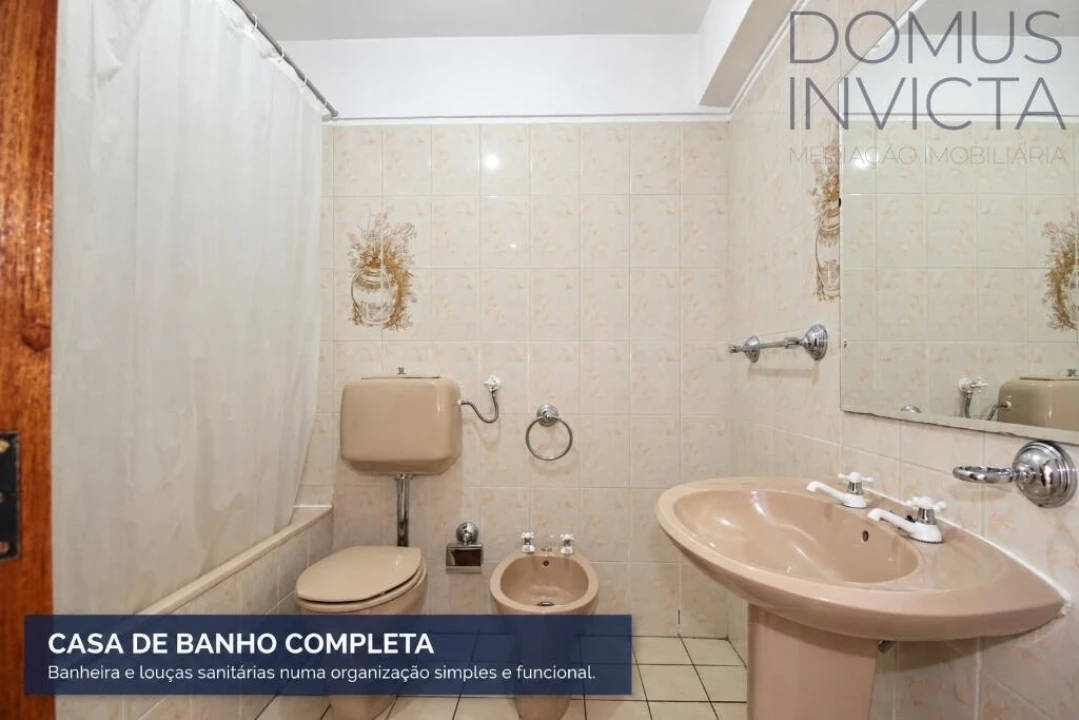 Apartamento T3 para Venda em Sé, Santa Maria e Meixedo Foto 7